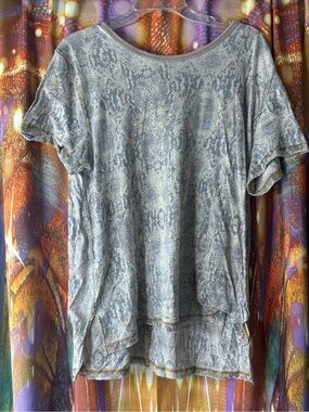 stylish snake print top